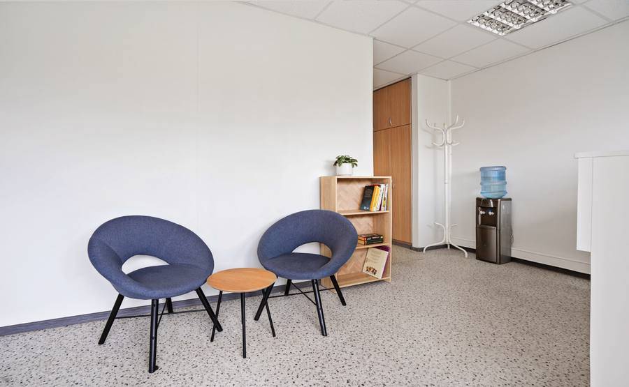 Čekárna kliniky DENTA-VITA — Praha 13, Lužiny
